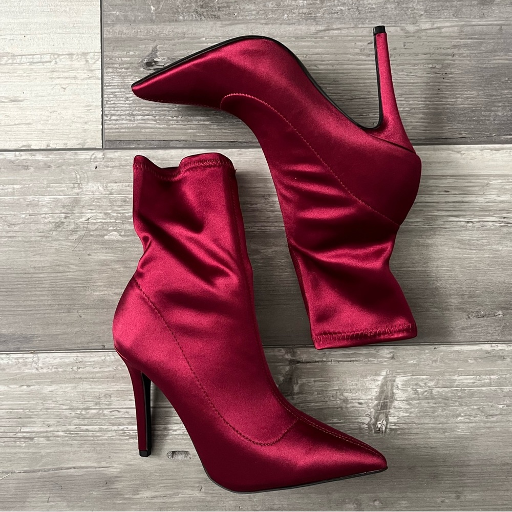 ❌SOLD❌ Sock Bootie- burgundy heel